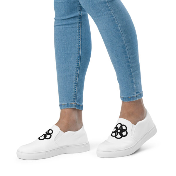 booboo Signature Women’s slip-on canvas shoes